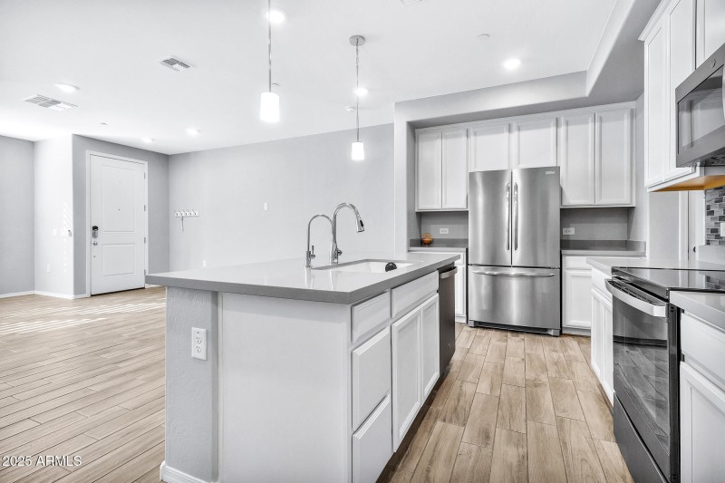 1959 E Hampton Ln Unit 102-10