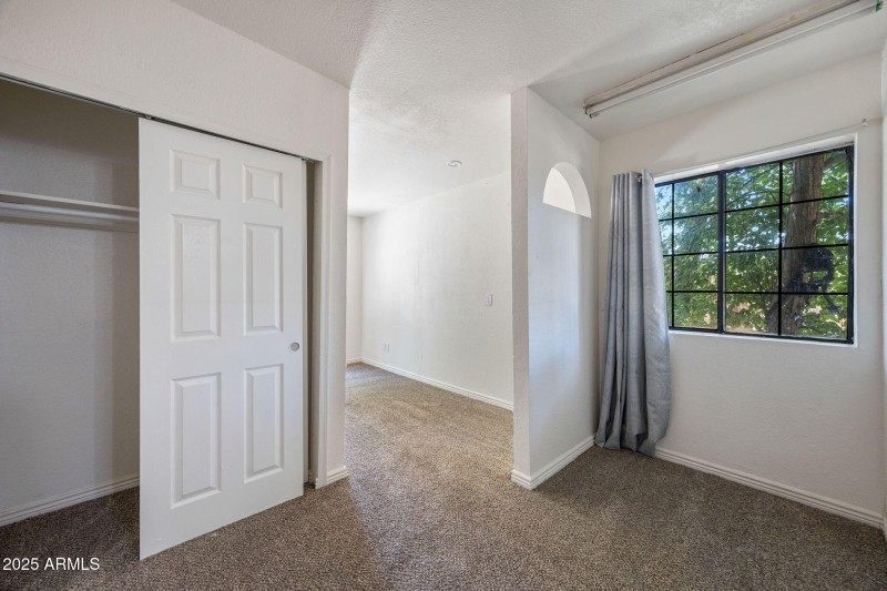 5460KnottinghamLn-WagonWheel-AZ-19