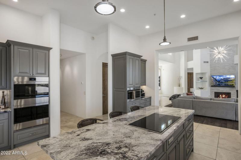 Stunning Chef's Kitchen