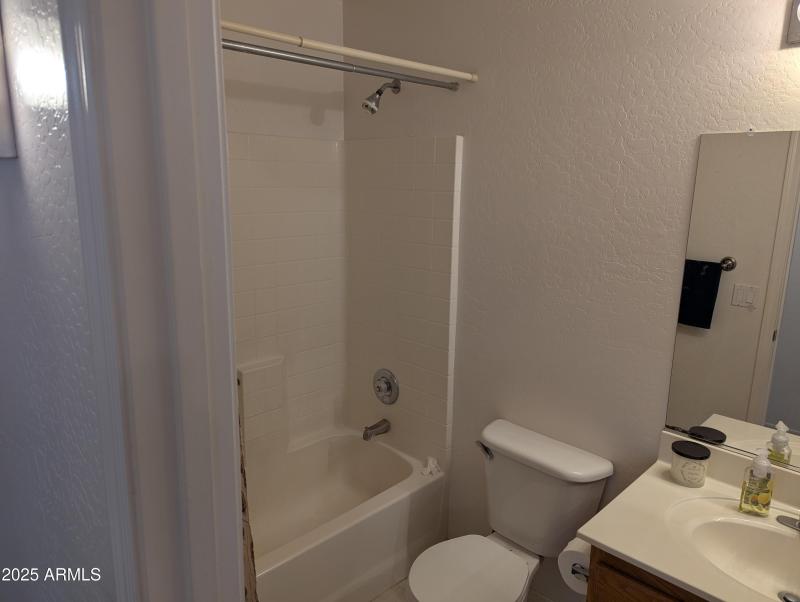 PXL_20250807_230239946