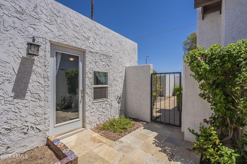 4-web-or-mls-Via De La Luna-4