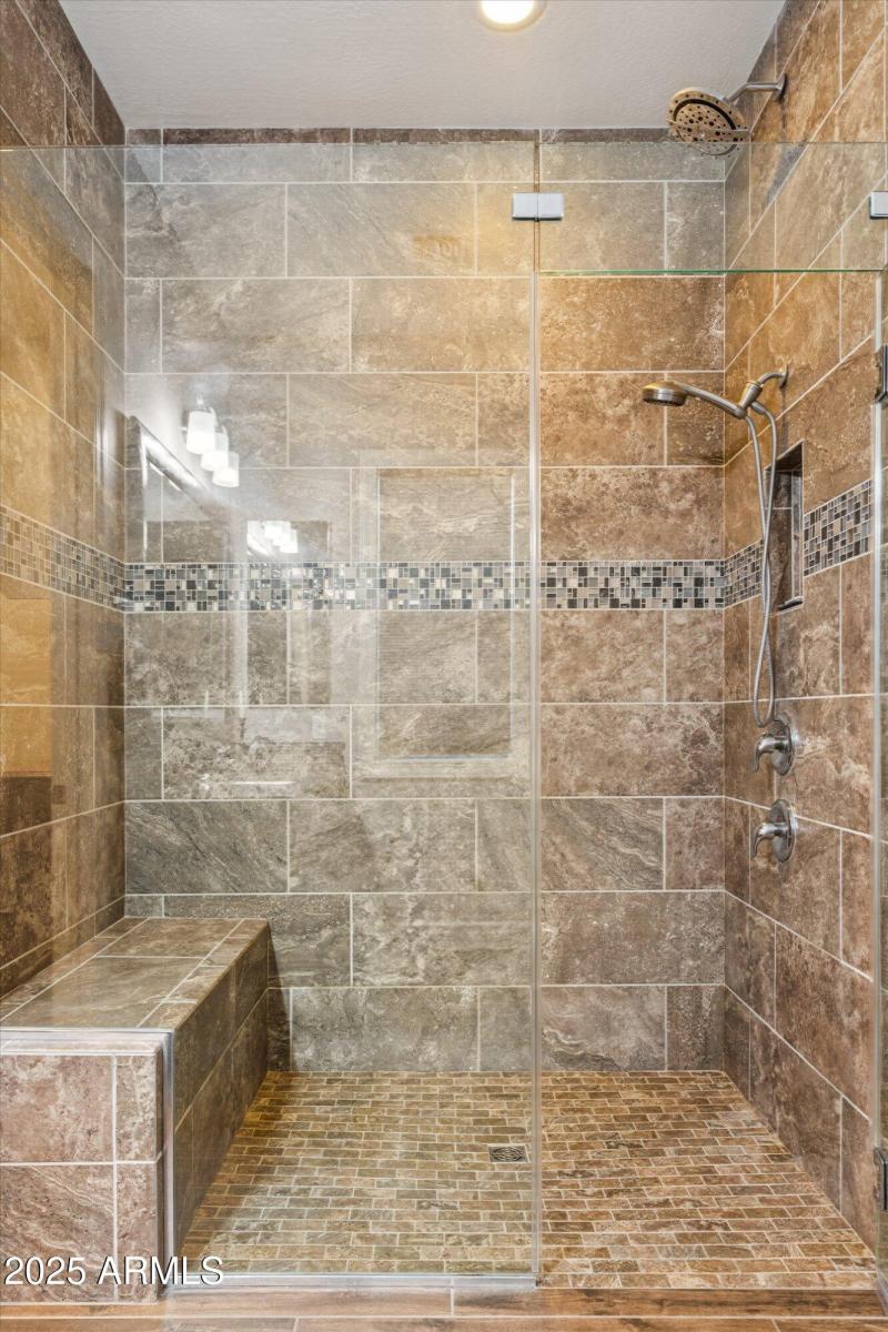 28-3920 E Aloe Pl - 1040