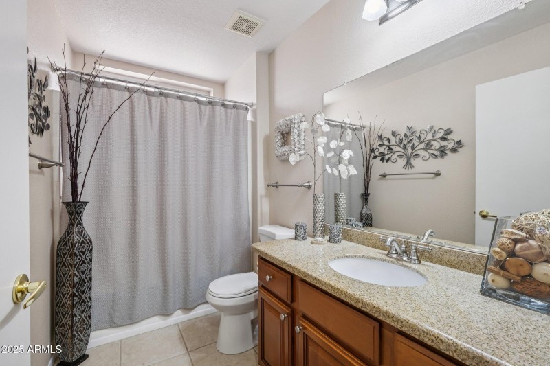 24-web-or-mls-W Sky Hawk Dr-S0708-024