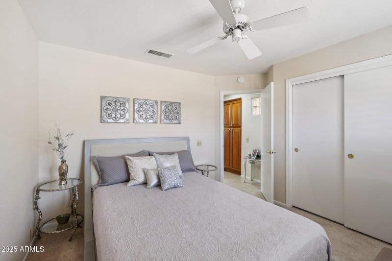 26-web-or-mls-W Sky Hawk Dr-S0708-026