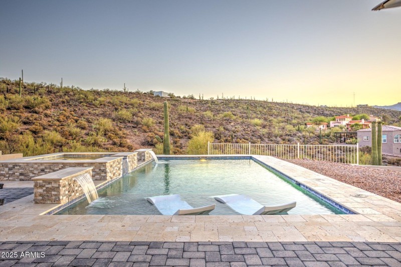 46 Serene Desest Beauty