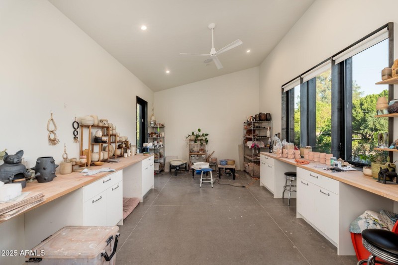 Potting Studio/Workspace