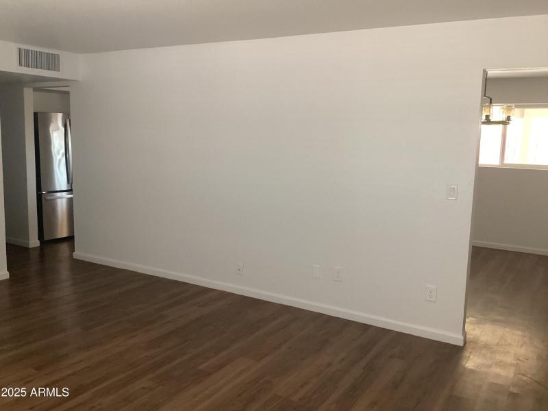 Living Room - Kitchen/Dining Access