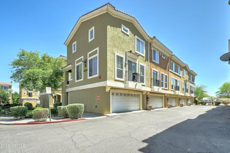 North-Phoenix-Epic-Townhome-2