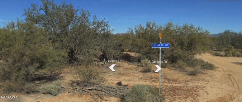 E Dixileta Drive