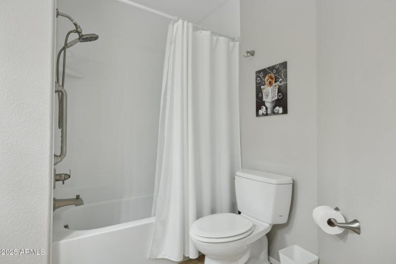 28-web-or-mls-16630-n-61st-pl