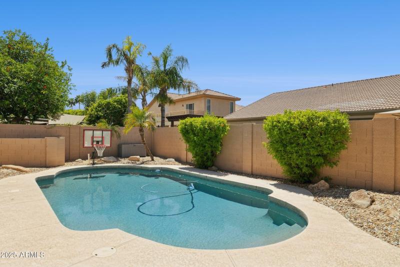 31-web-or-mls-16630-n-61st-pl