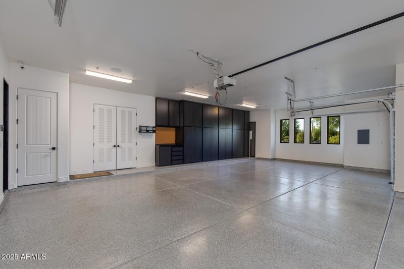 Large 3-Car Garage