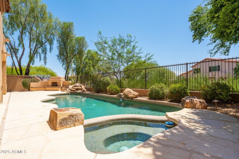 DSC01041-Enhanced-NR