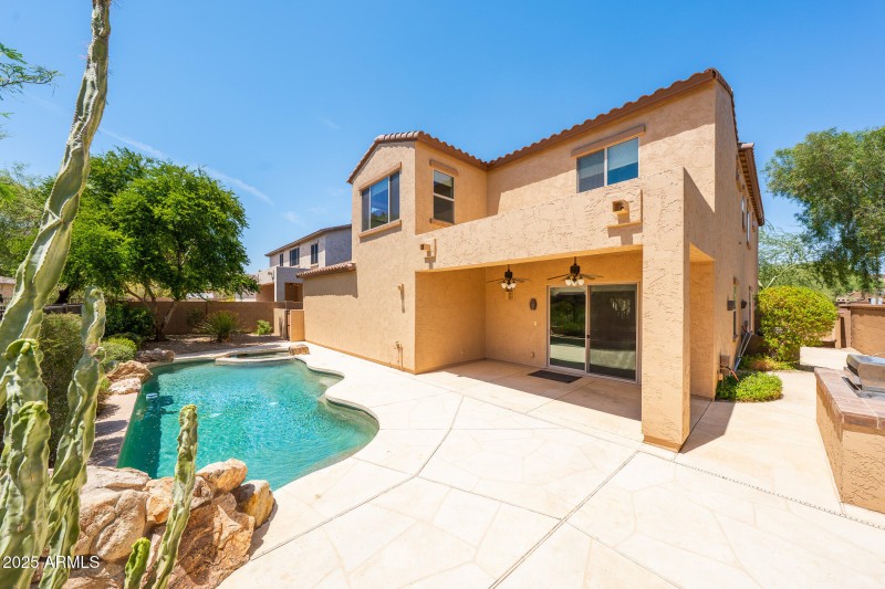 DSC01048-Enhanced-NR