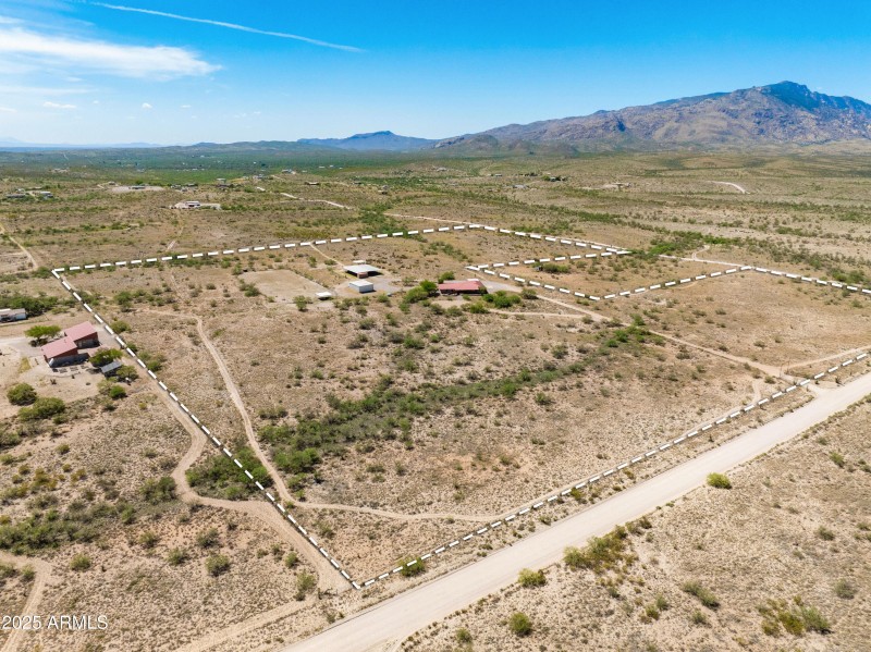 Fully Fenced for all Livestock