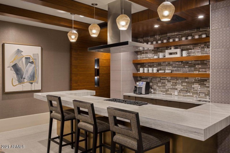 20170816210815295022000000-o