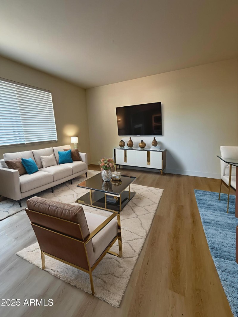 IMG_0210 - Living Room - Standard - 0