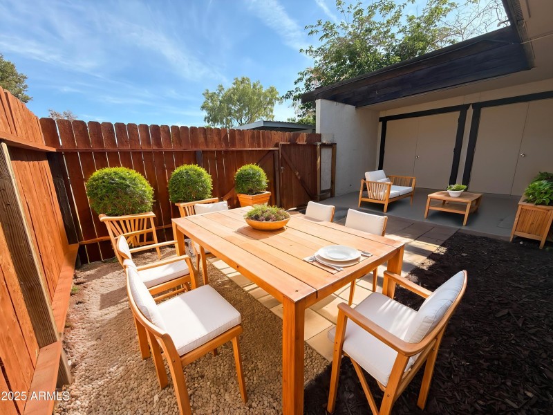 IMG_0216 - Outdoor - Standard - 0