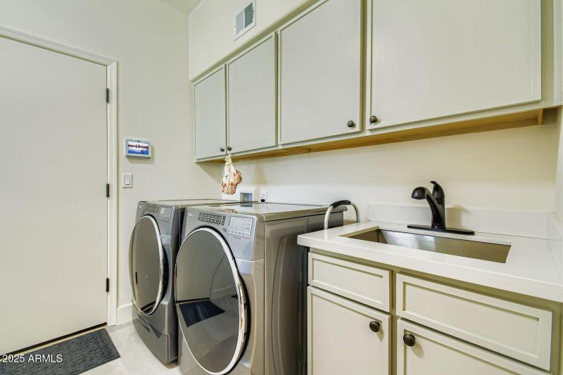 025 - 42 Laundry Room