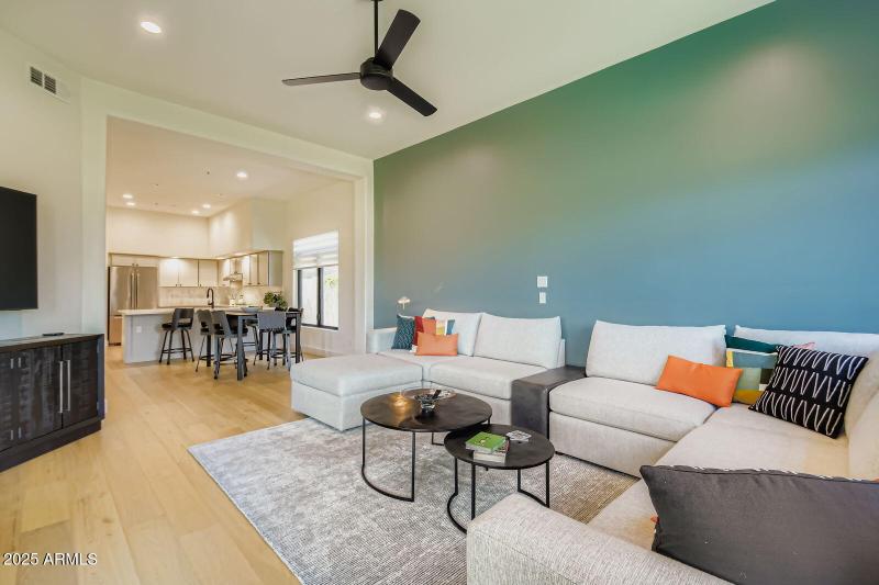 035 - 24 Family Room