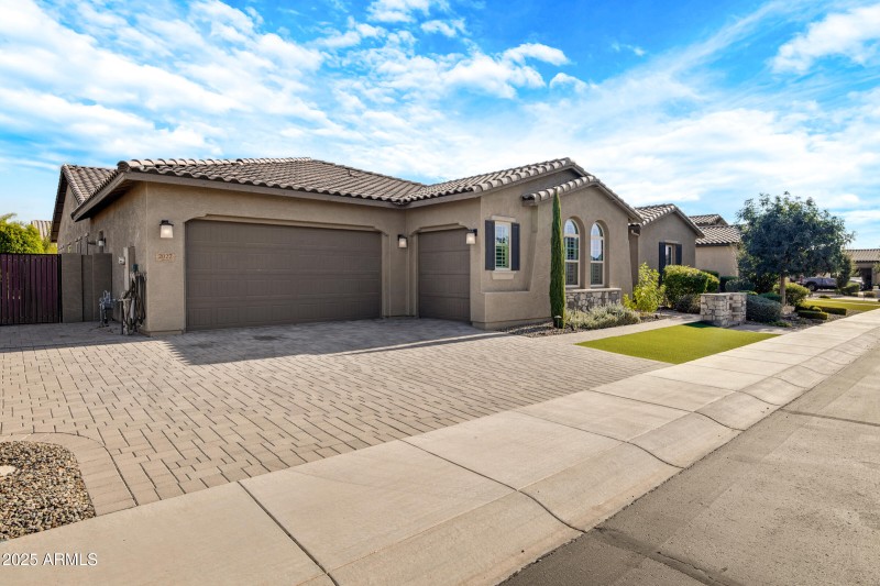 2027 E La Costa Ct-2