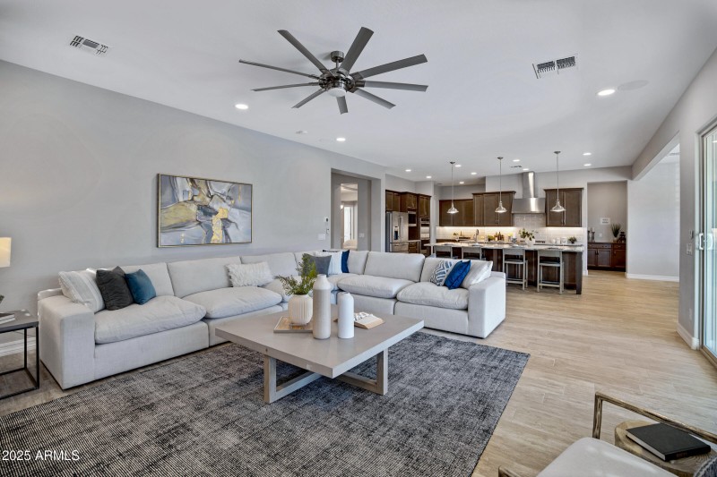 2027 E La Costa Ct-13