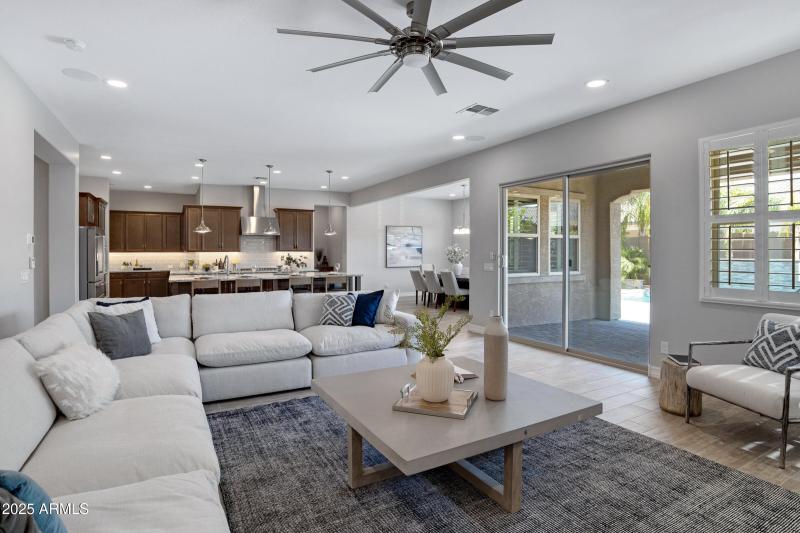 2027 E La Costa Ct-15