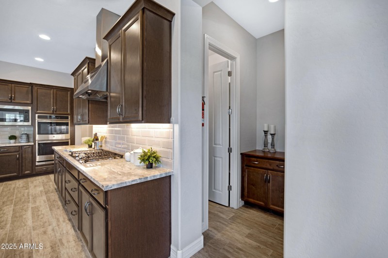 2027 E La Costa Ct-18