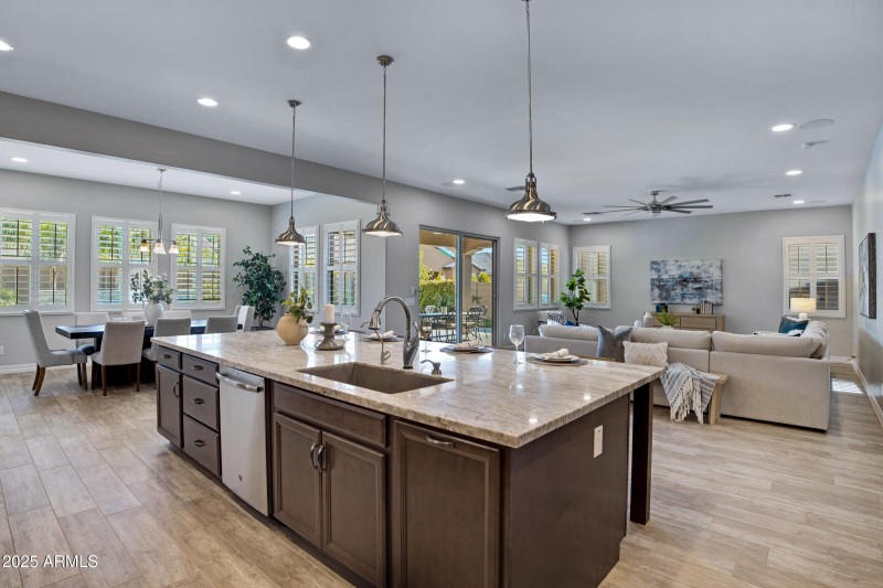 2027 E La Costa Ct-25