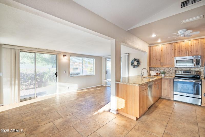 updated kitchen & stainless appliances