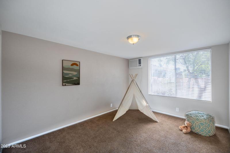 bedroom 3 or office