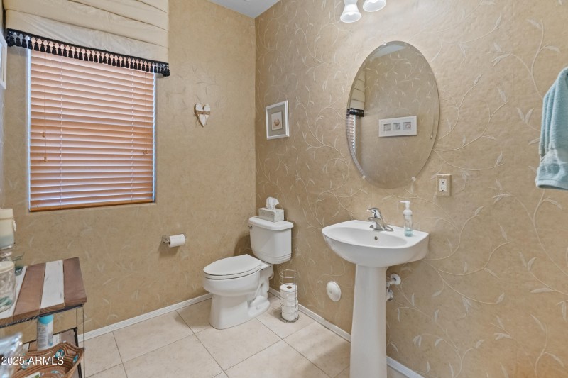 26011 W Tonopah Dr-45