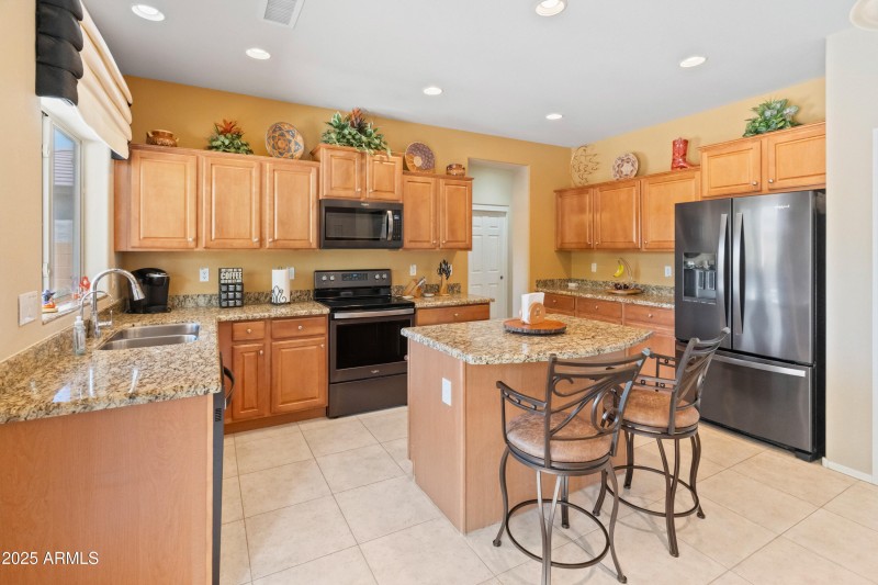 26011 W Tonopah Dr-51