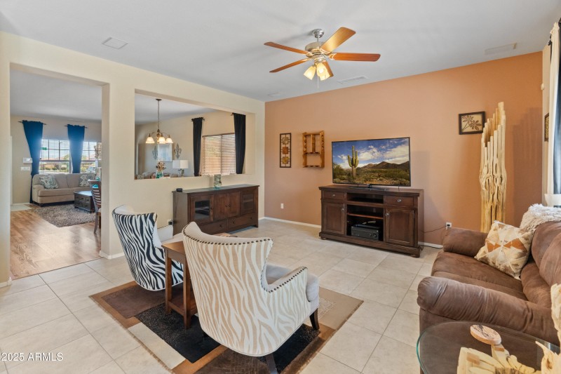 26011 W Tonopah Dr-62
