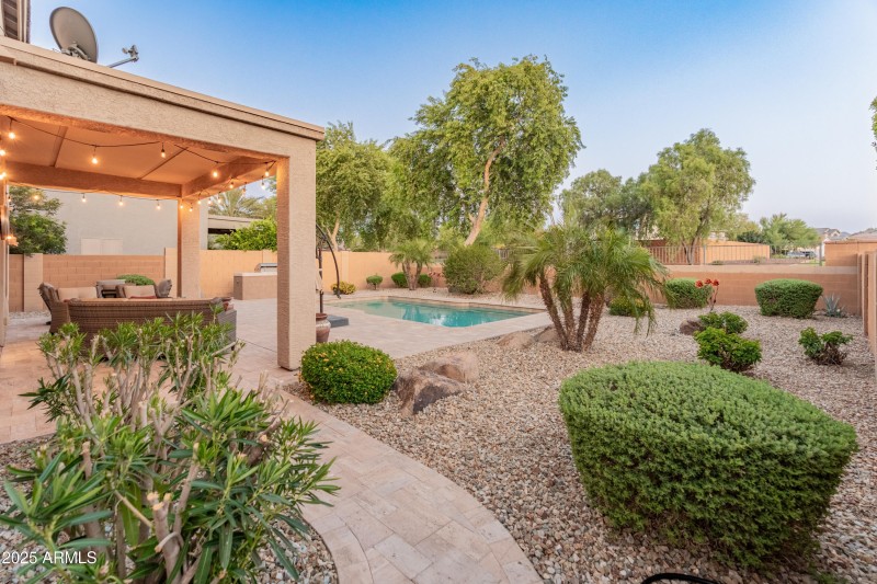 26011 W Tonopah Dr-69