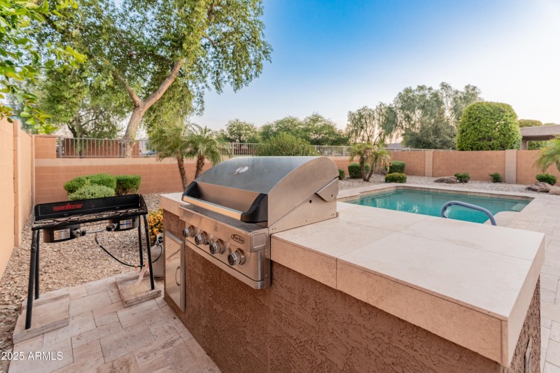 26011 W Tonopah Dr-71