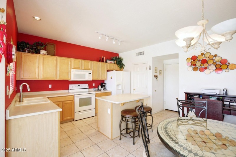 thumbnail_Lisbon Drive (23)