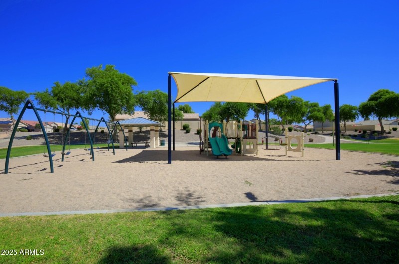 thumbnail_Lisbon Drive (58)