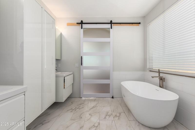 68970a_10 - Kingbird Place