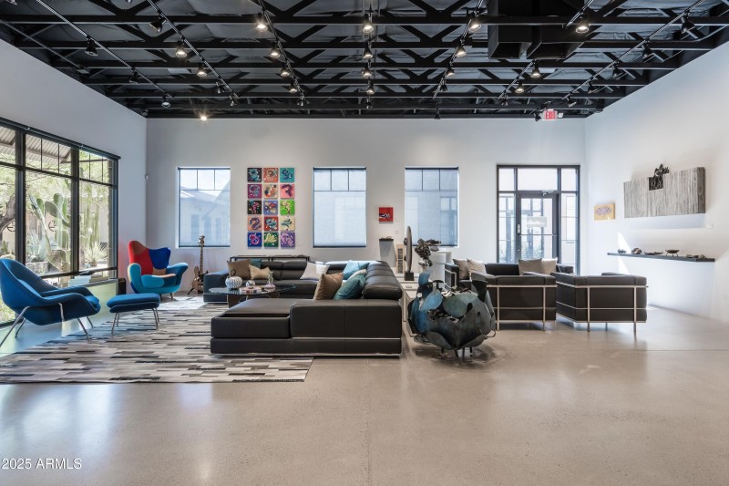 010_Studio Space