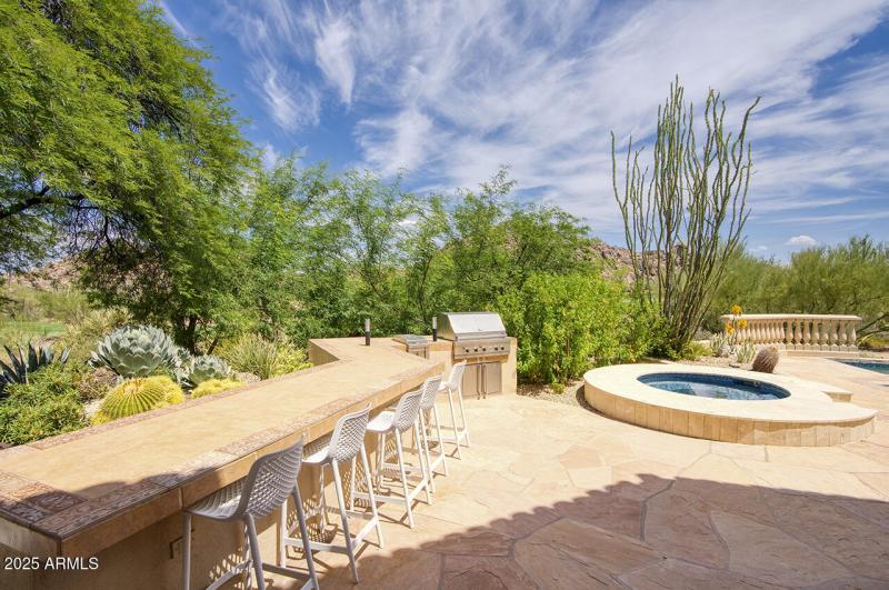 BBQ Kitchen & Bar Area