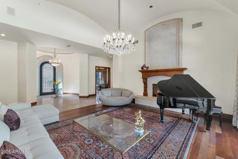 6730 E Sunnyvale Rd-large-011-036-6730 E