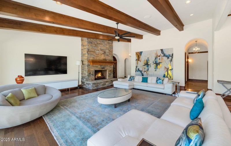 6730 E Sunnyvale Rd-large-015-046-6730 E