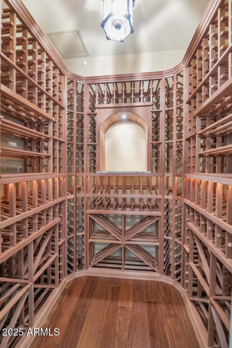 6730 E Sunnyvale Rd-large-026-056-6730 E