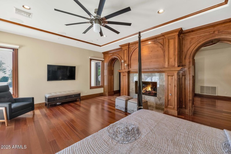 6730 E Sunnyvale Rd-large-031-057-6730 E