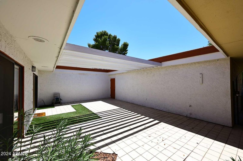 Courtyard3