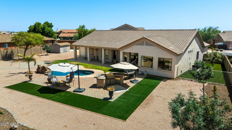 06__11518 E Enrose St