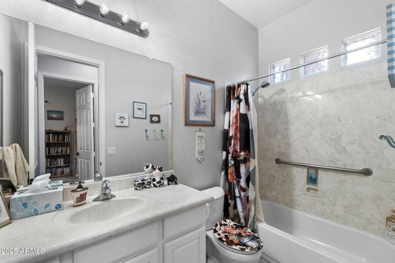 26__11518 E Enrose St