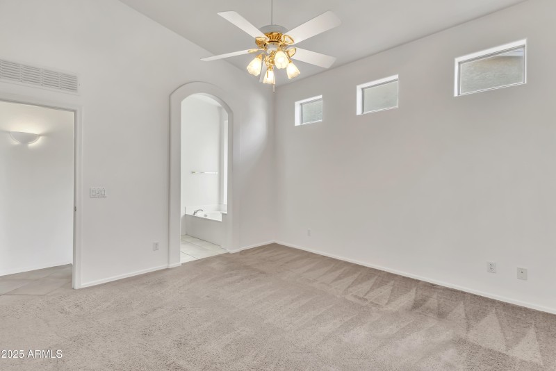 Master Bedroom (2)
