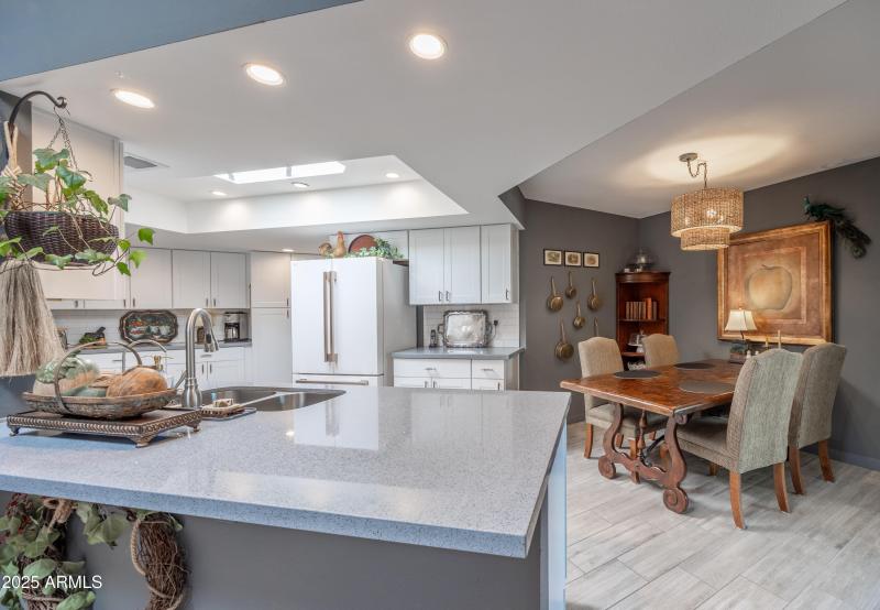 BREAKFAST AREA IN KITCHEN